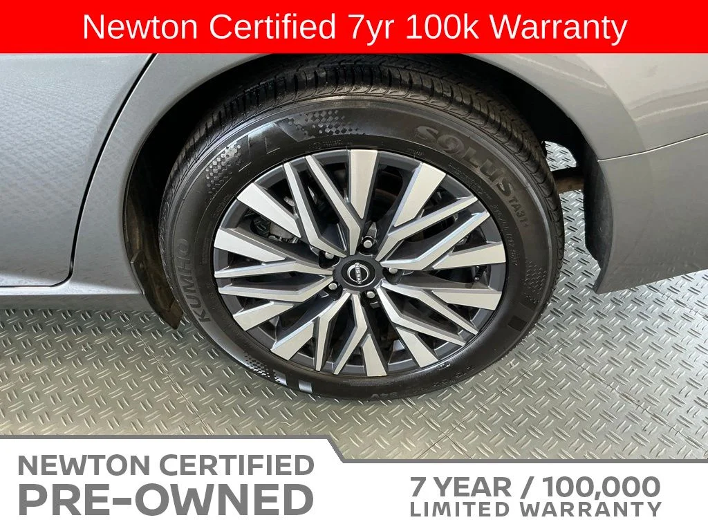 Certified Used 2025 Gun Metallic Nissan 2.5 SV image 40