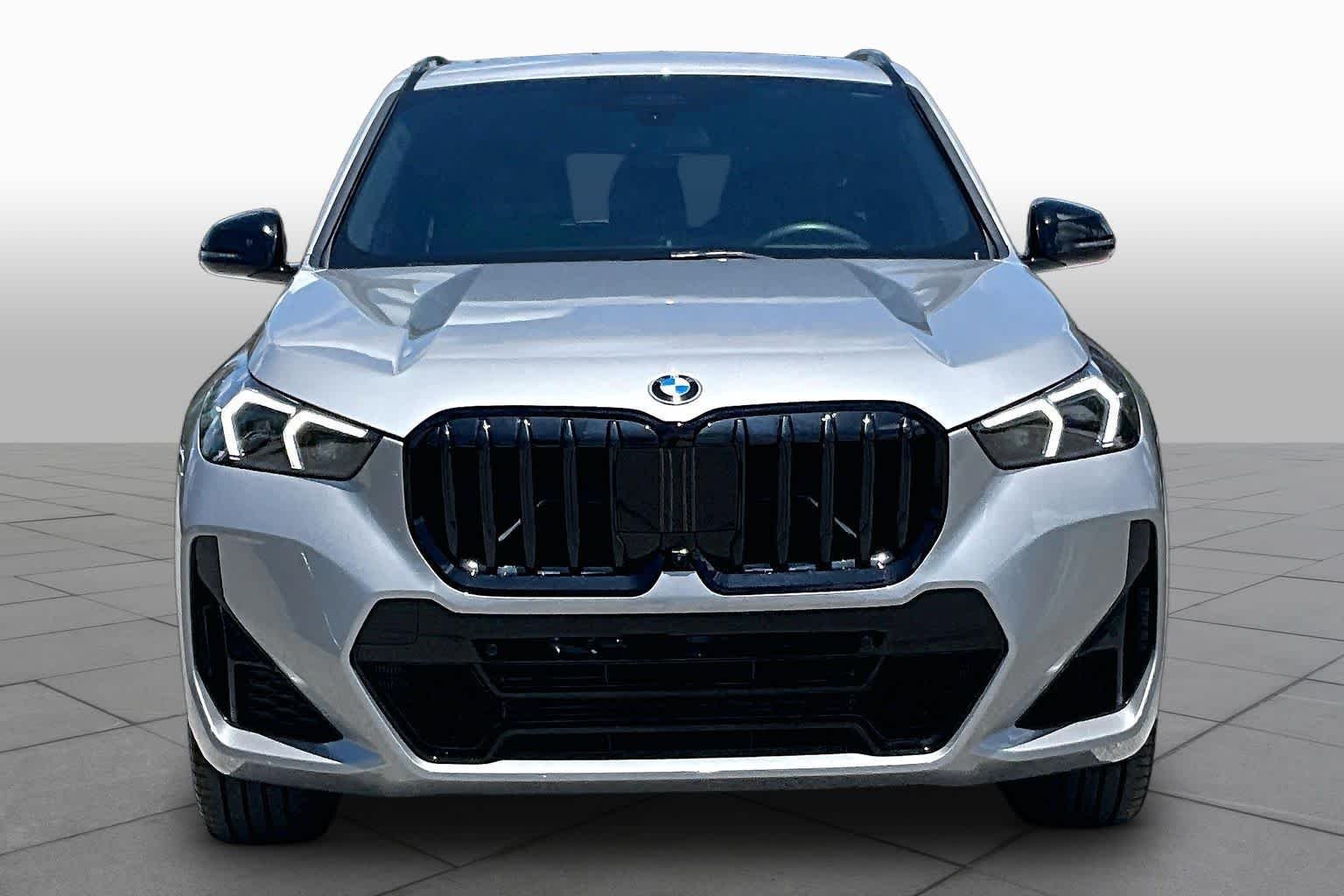 Used 2026 Space Silver Metallic BMW xDrive28i image 3
