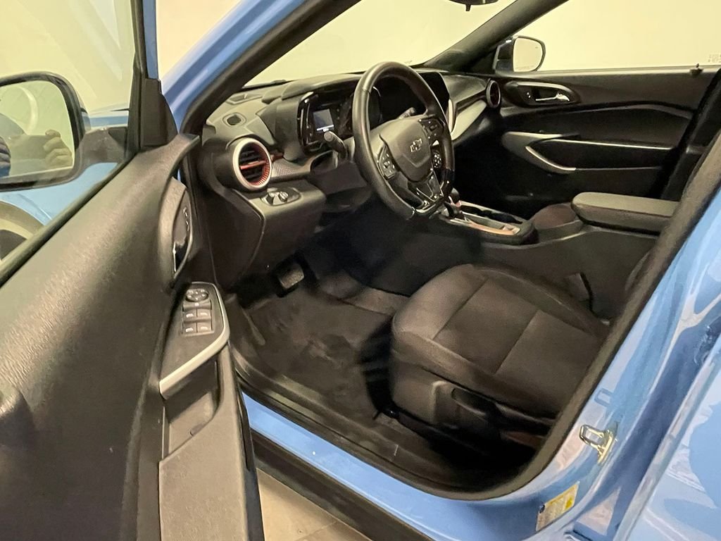 Used 2024 Blue Chevrolet 1RS image 17