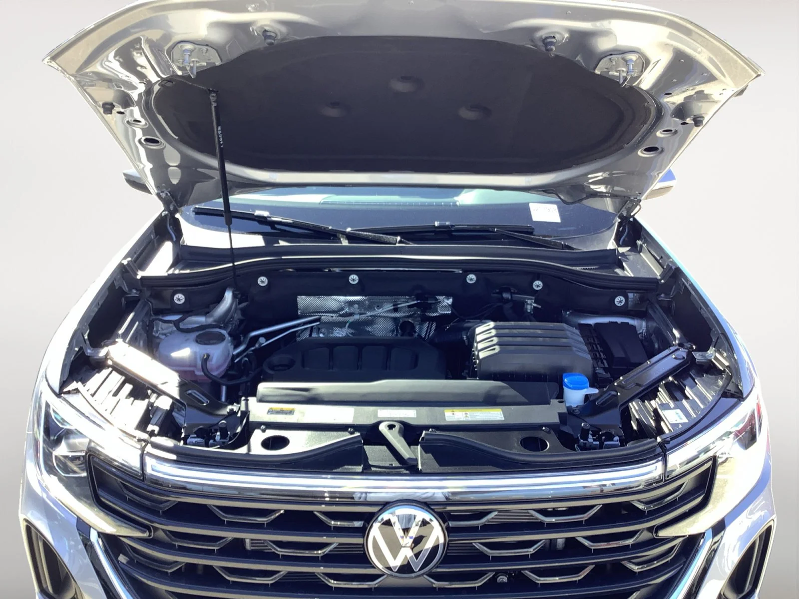New 2026 Silver Mist Metallic Volkswagen 2.0T SE w/Technology image 12