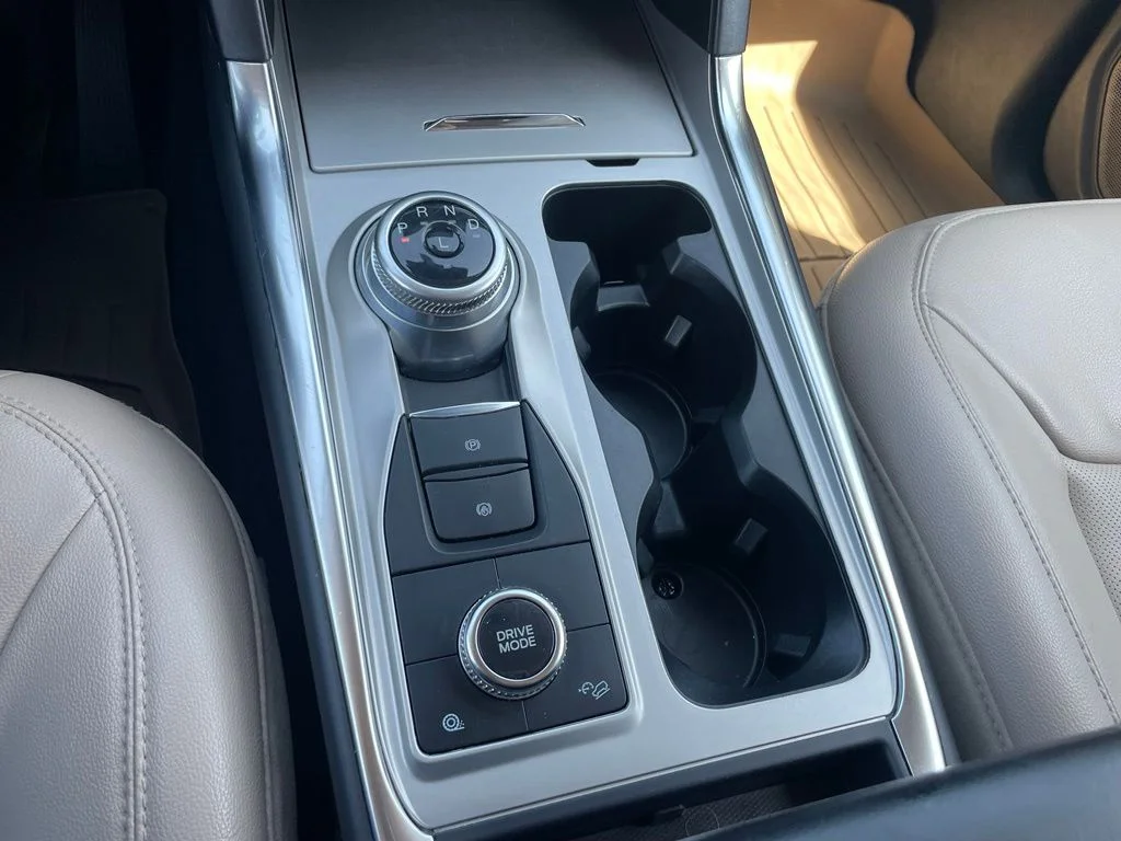 Used 2022 Blue Ford Limited image 14