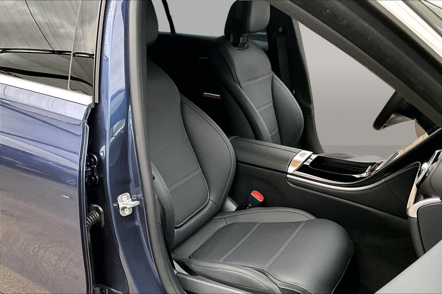 Used 2025 Twilight Blue Metallic Mercedes-Benz C 300 image 9