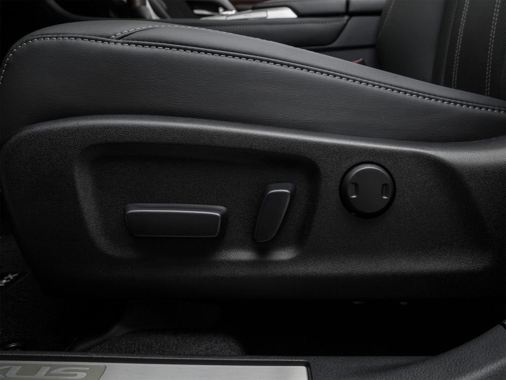 Used 2017 White Lexus 350 image 23