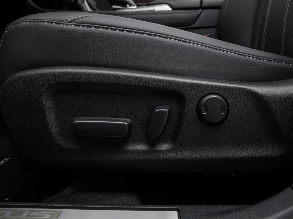Used 2017 White Lexus 350 image 23