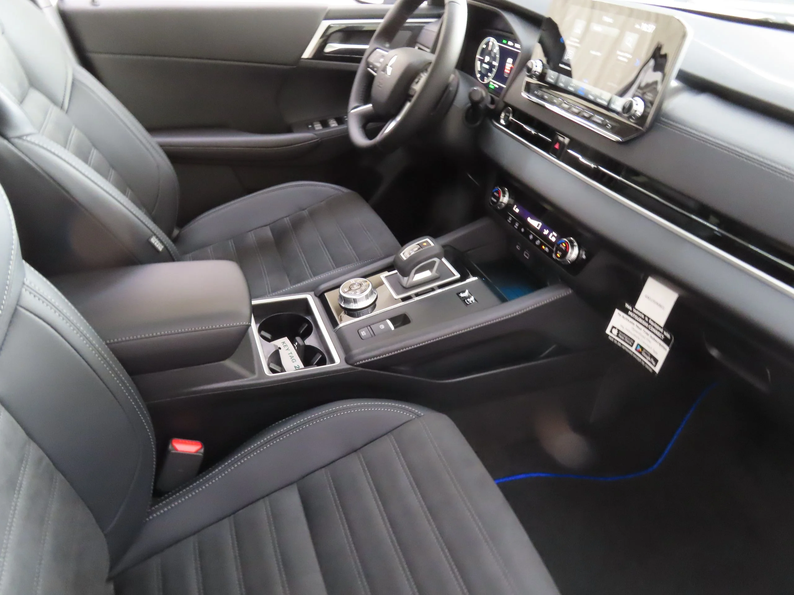 2025 Mitsubishi Outlander Plug-in Hybrid SE - Photo 24