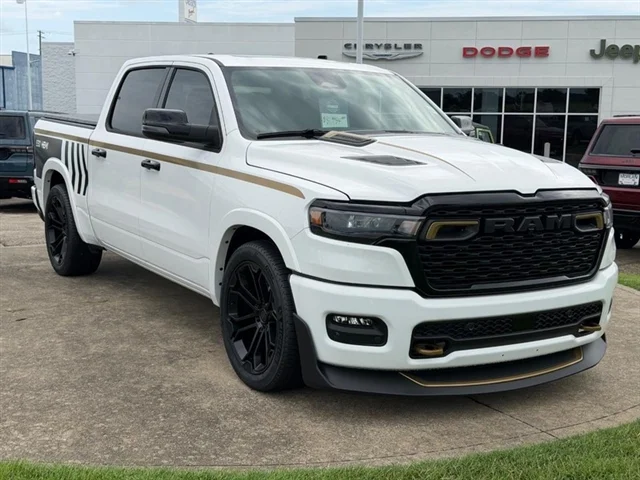 New 2026 Bright White Clear-Coat Exterior Paint RAM Big Horn image 3
