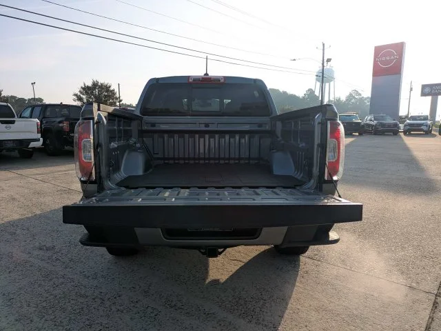 Used 2022 Gray GMC Elevation image 13