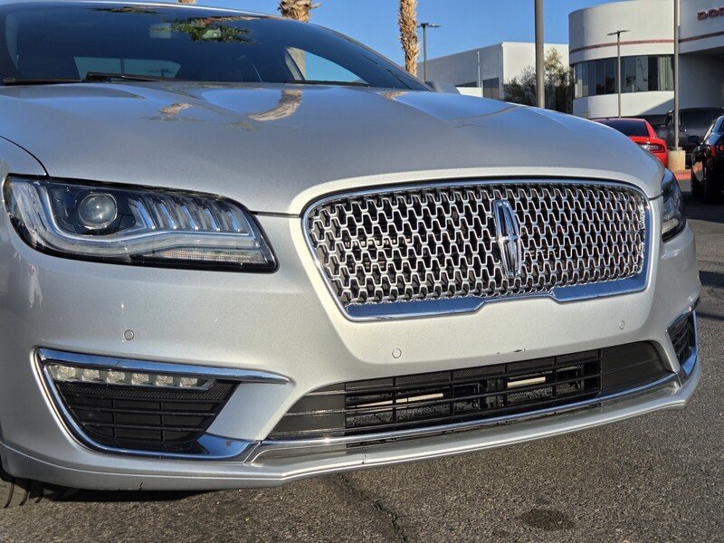 Used 2019 Silver Lincoln Reserve image 9