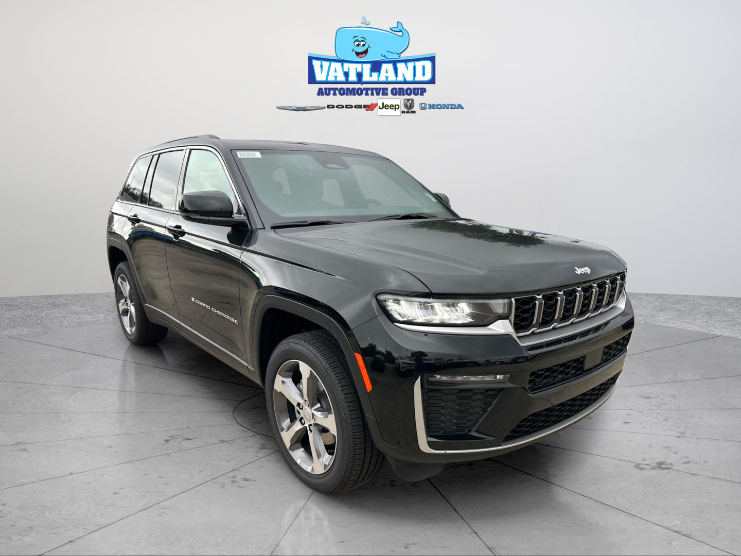 New 2026 Diamond Black Crystal Pearlcoat Jeep Limited image 22
