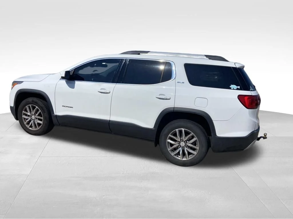Used 2017 White GMC SLE-2 image 23
