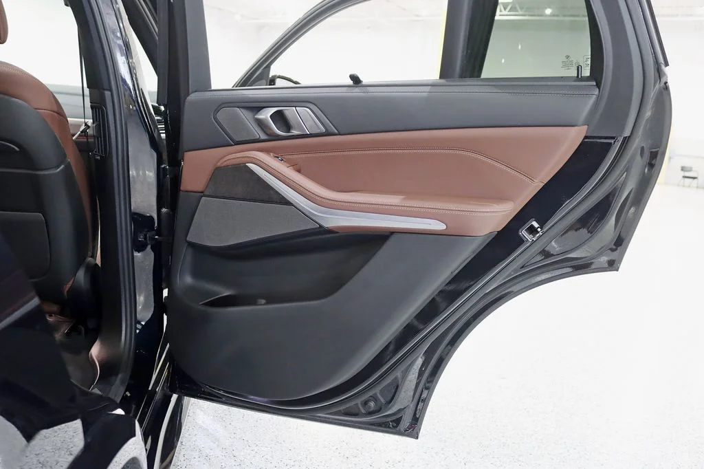 Used 2021 Black BMW M50i image 38