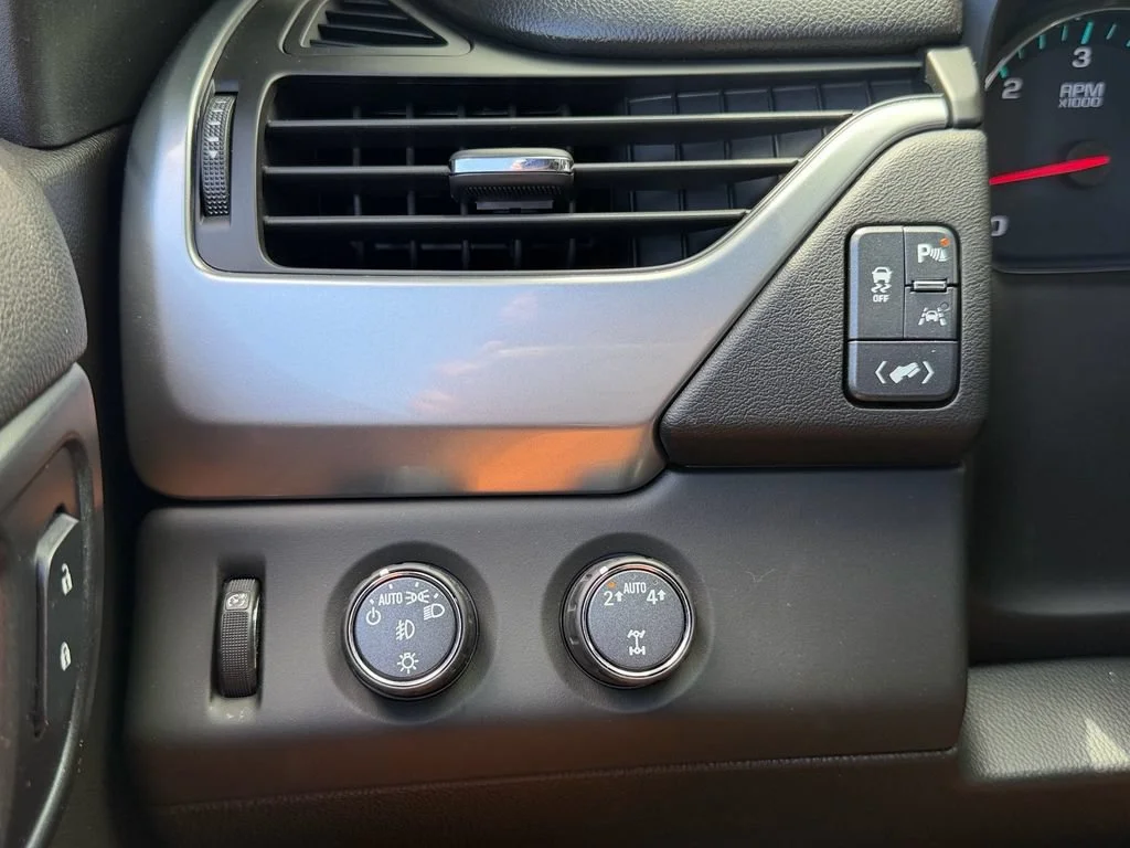 Certified Used 2018 TUNGSTEN METALLIC Chevrolet LT image 34