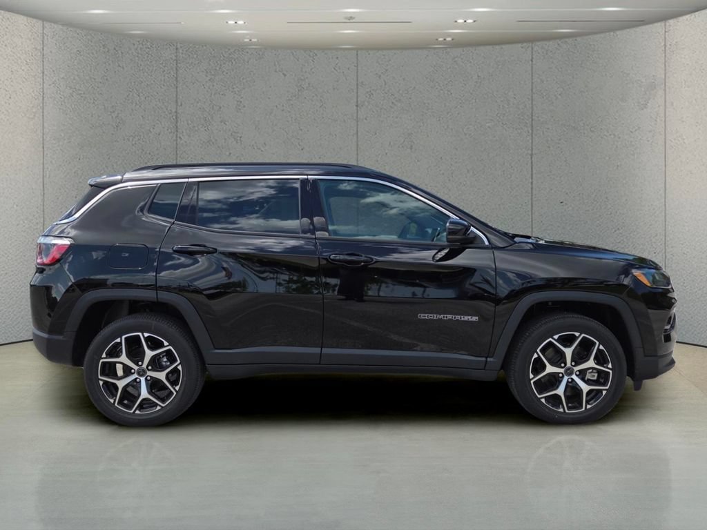 New 2026 Diamond Black Crystal Pearlcoat Jeep Limited image 3