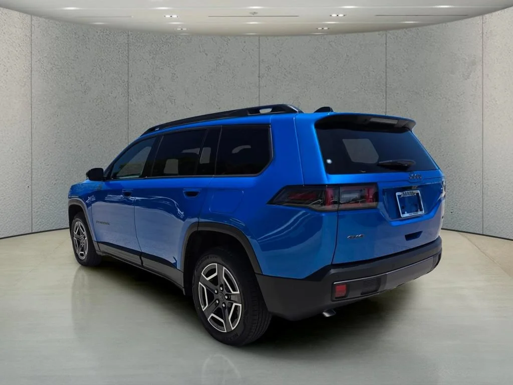 New 2026 Hydro Blue Pearl-Coat Exterior Paint Jeep Limited image 7