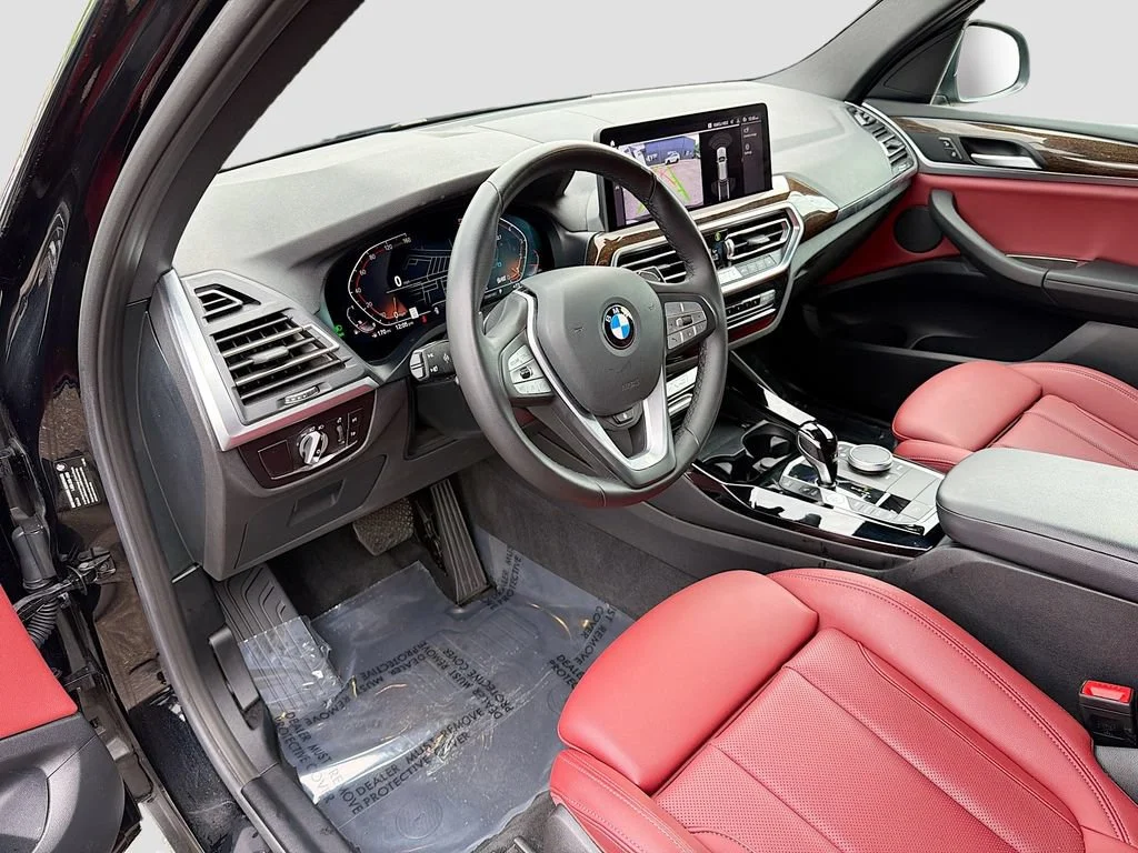 Used 2023  BMW xDrive30i image 9