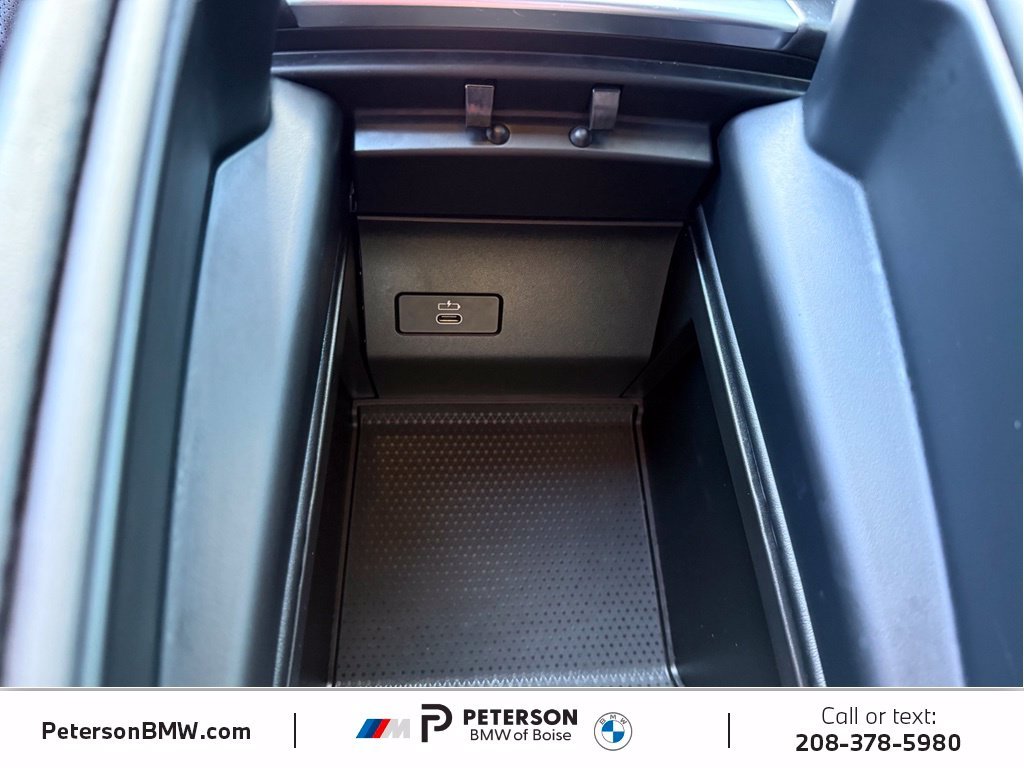 Used 2026 Black BMW M60i image 33