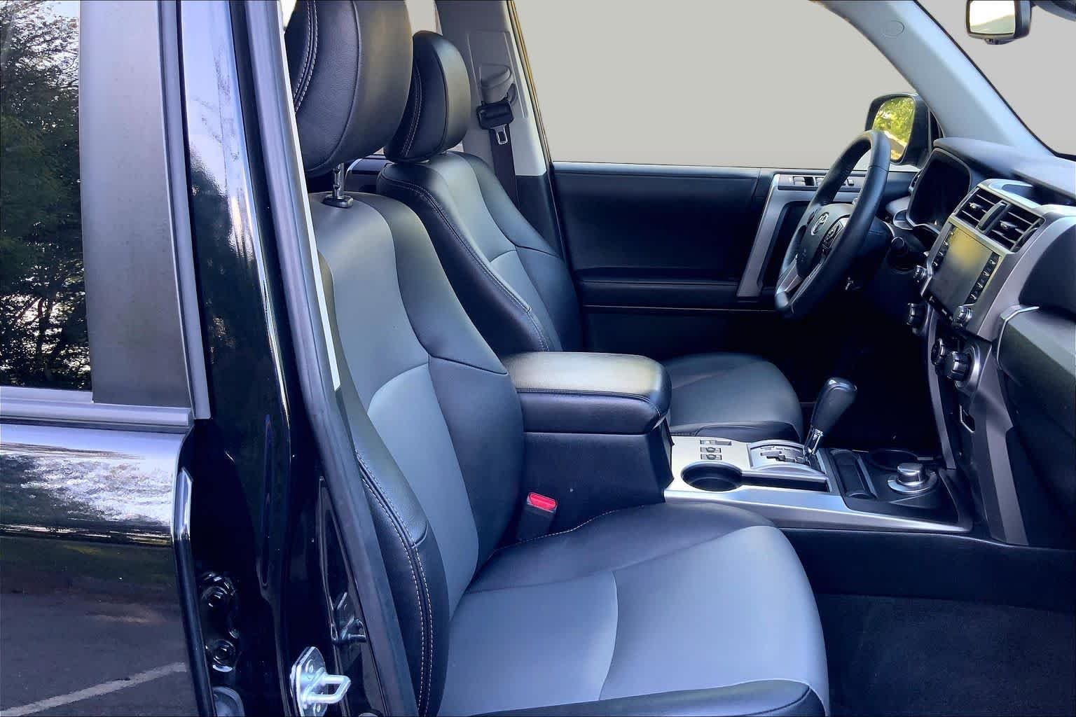 Used 2021 Midnight Black Metallic Toyota SR5 Premium image 7