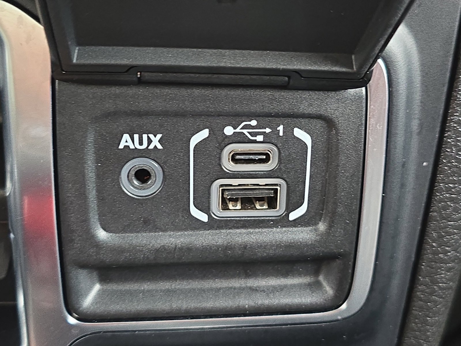 Used 2024 Hydro Blue Pearlcoat Jeep Rubicon image 21