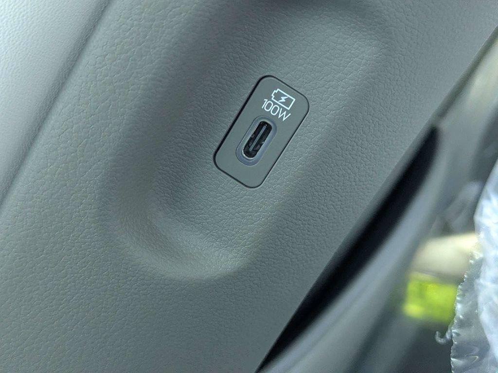 New 2026 White Hyundai SEL FWD image 15
