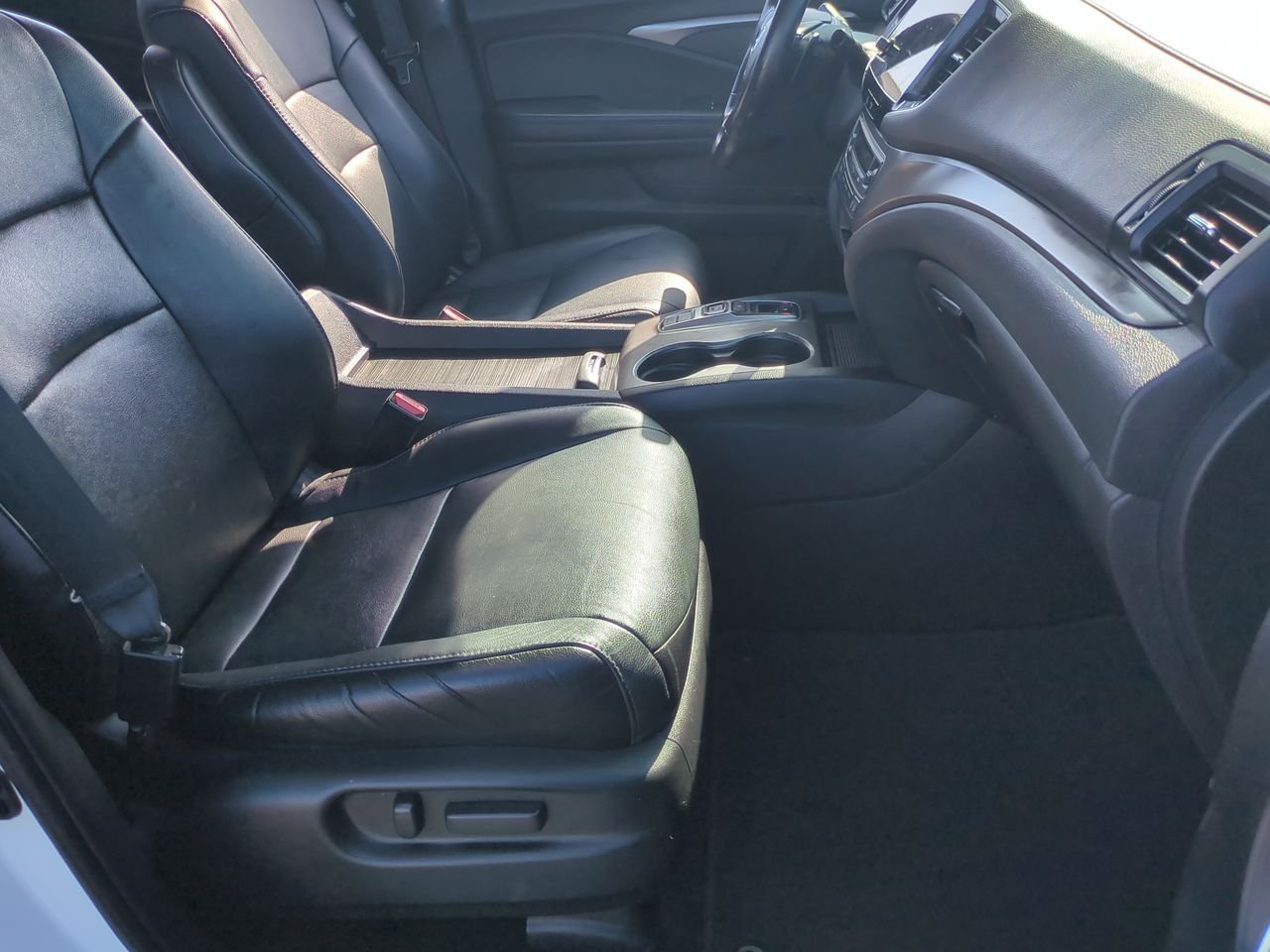 2022 Honda Pilot SE - Photo 28