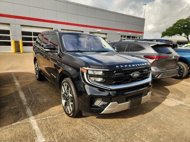 Used 2025 Black Ford Platinum image 1
