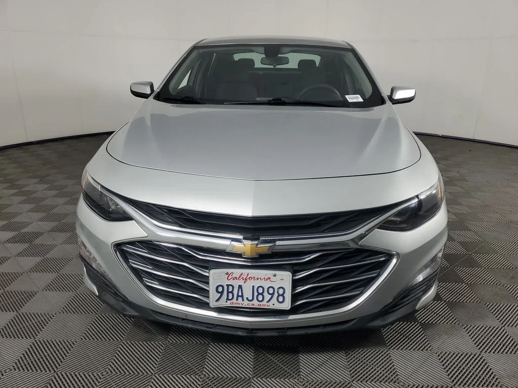 Used 2022 Silver Chevrolet LT image 9
