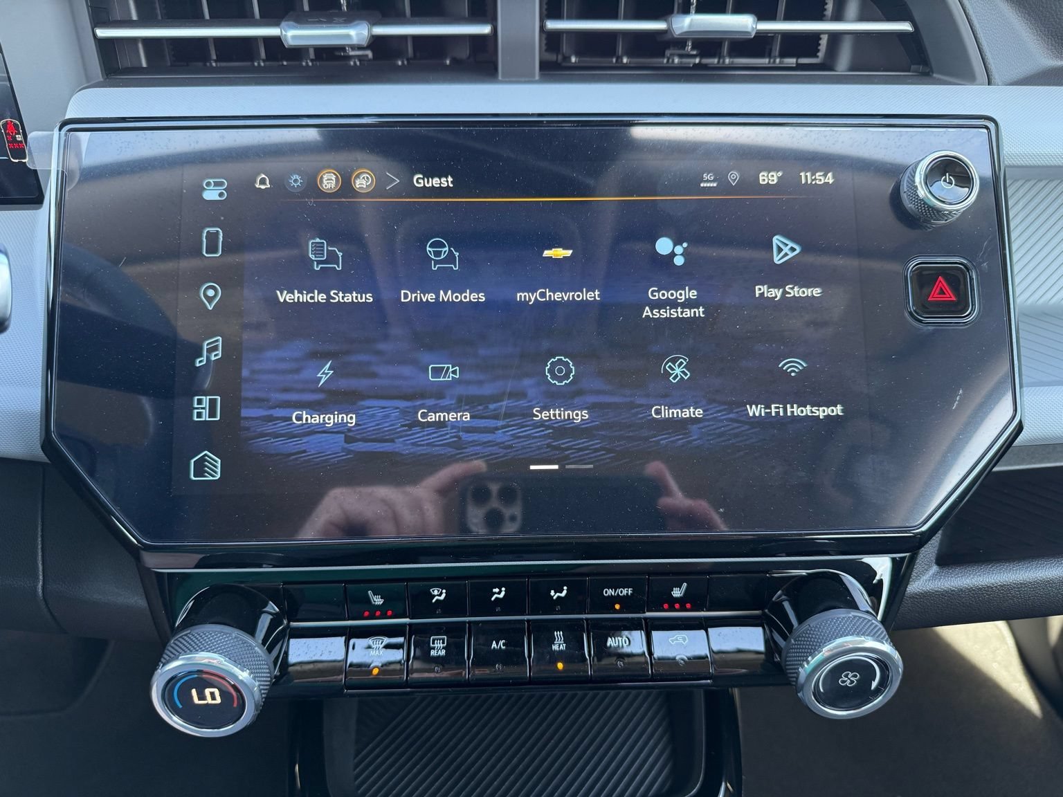 2027 Chevrolet Bolt LT - Photo 22