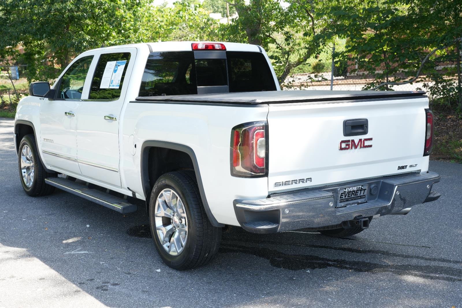 Used 2018 WHITE FROST TRICOAT GMC SLT image 5
