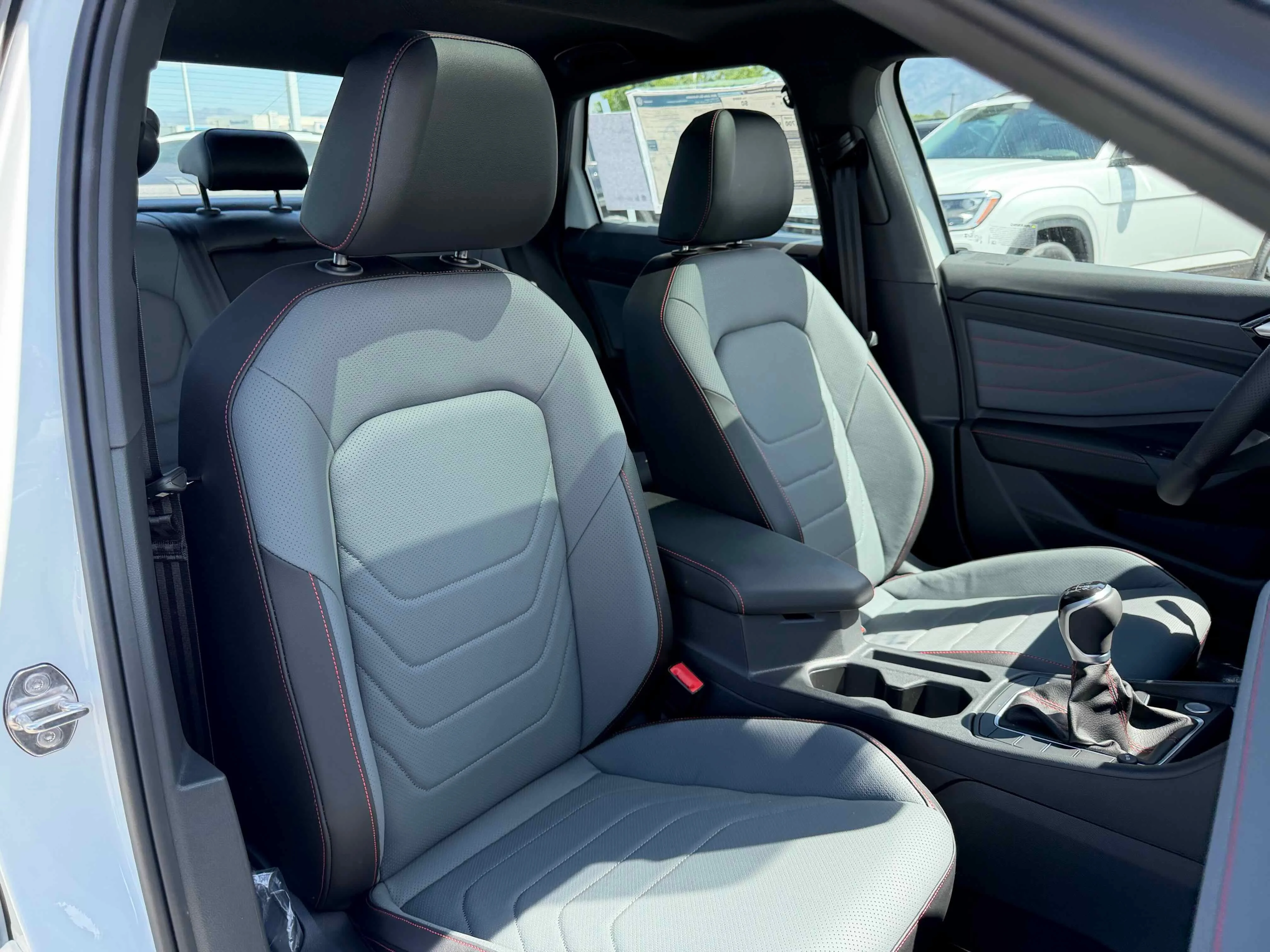 New 2026 Pure White Volkswagen Autobahn image 32