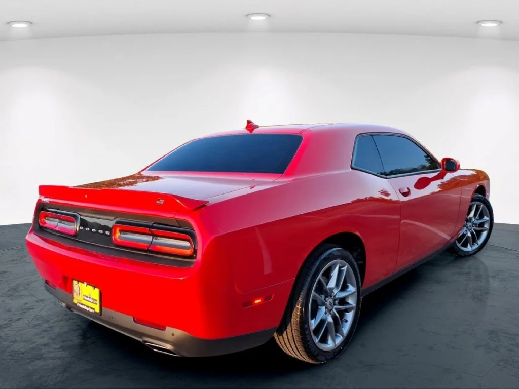 Used 2021 Red Dodge SXT image 8