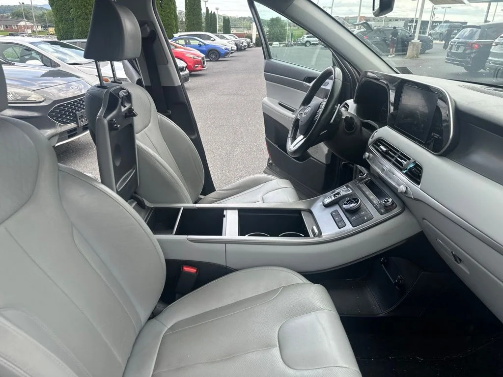 Used 2020 Graphite Hyundai SEL image 27