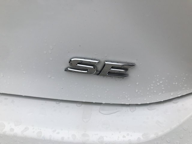Certified Used 2025 Ice Cap Toyota SE image 9