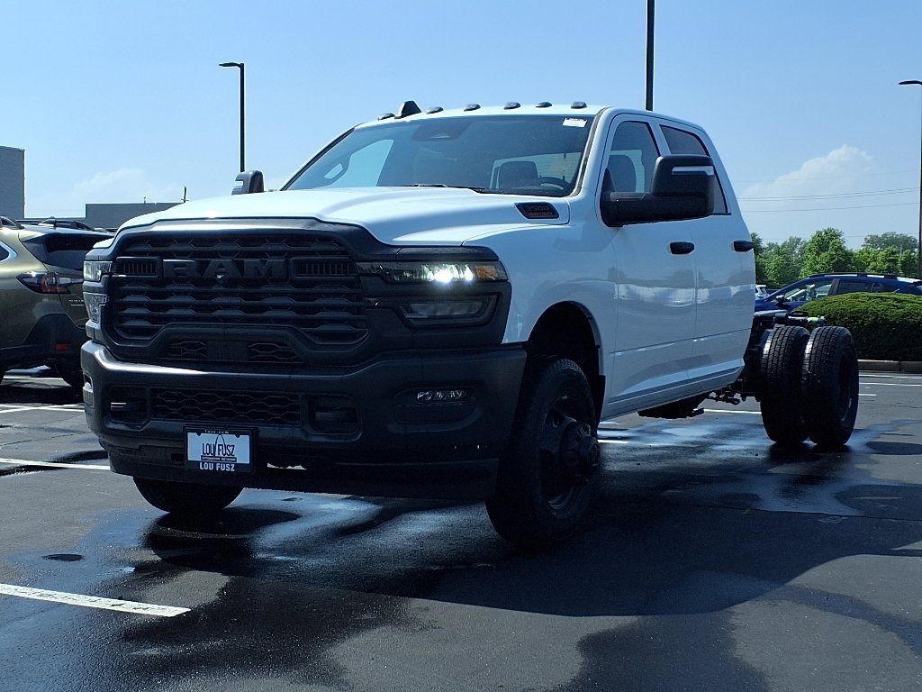 2025 RAM 3500 Chassis Tradesman - Photo 2