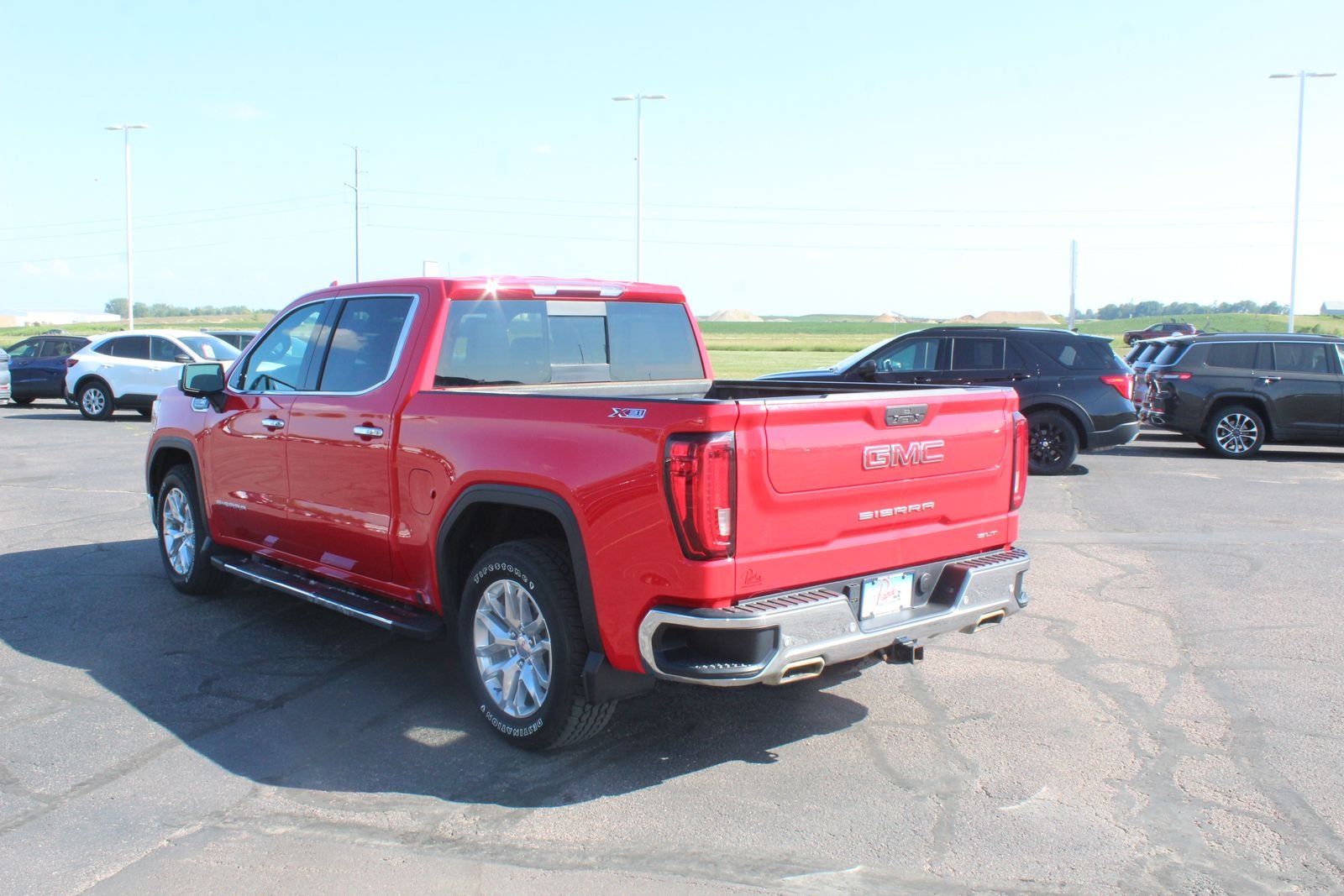 Used 2019 Cardinal Red GMC SLT image 6