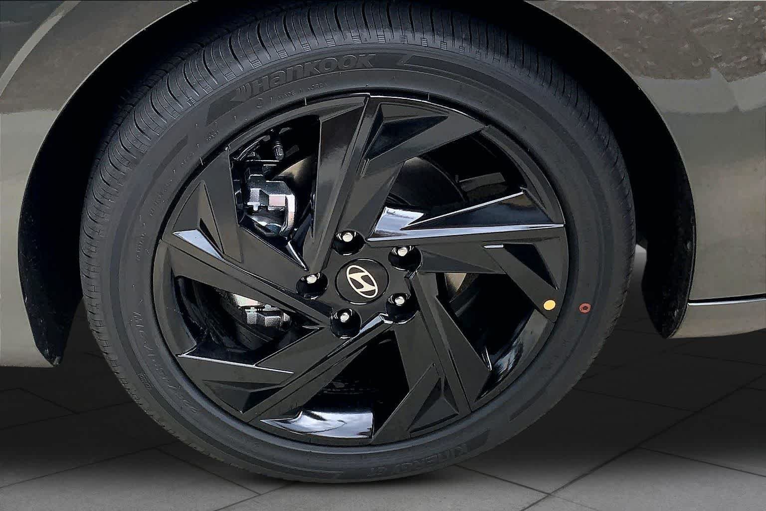 Certified Used 2026 Amazon Gray Hyundai SEL Sport Premium image 11