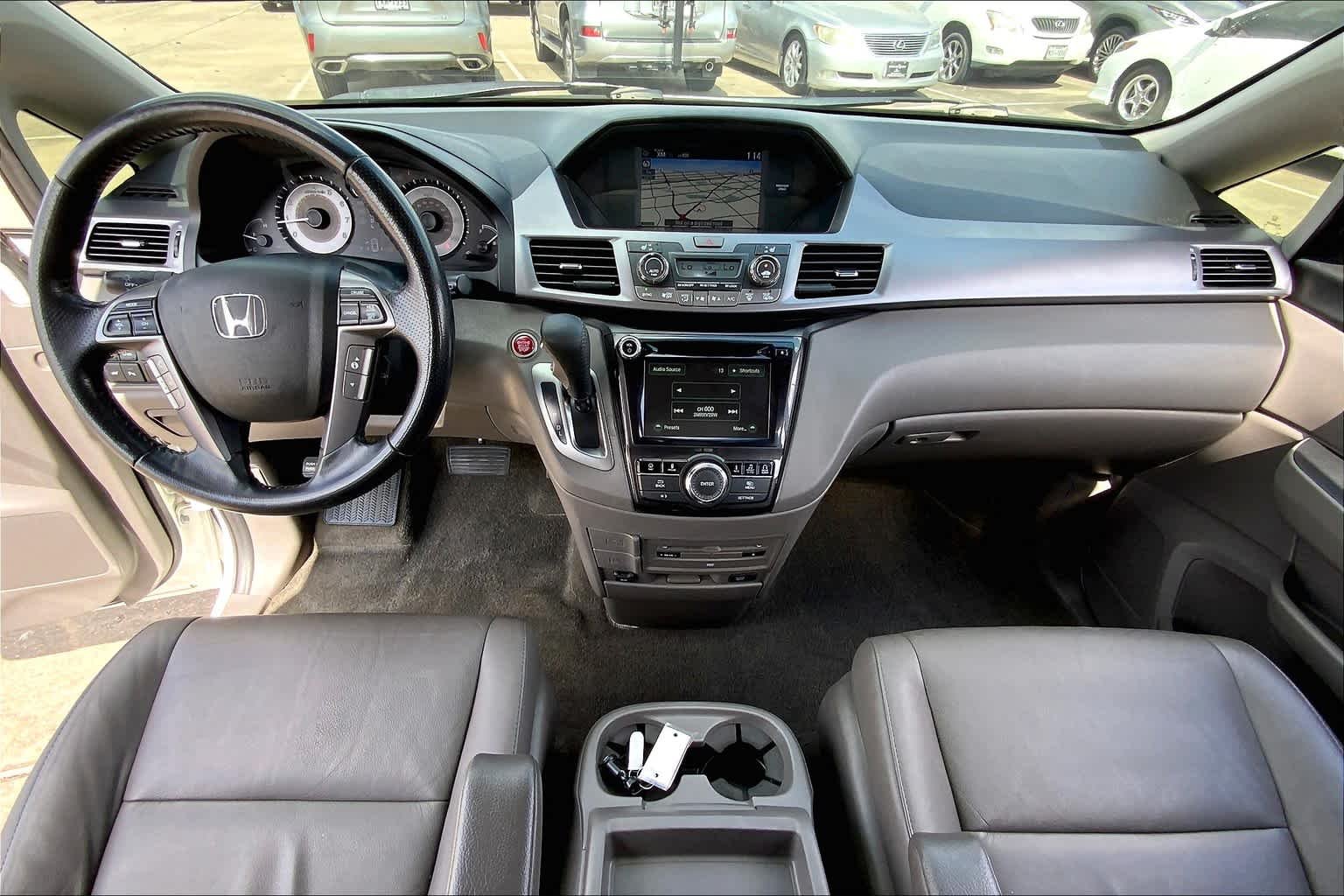 Used 2014 White Diamond Pearl Honda Touring image 16
