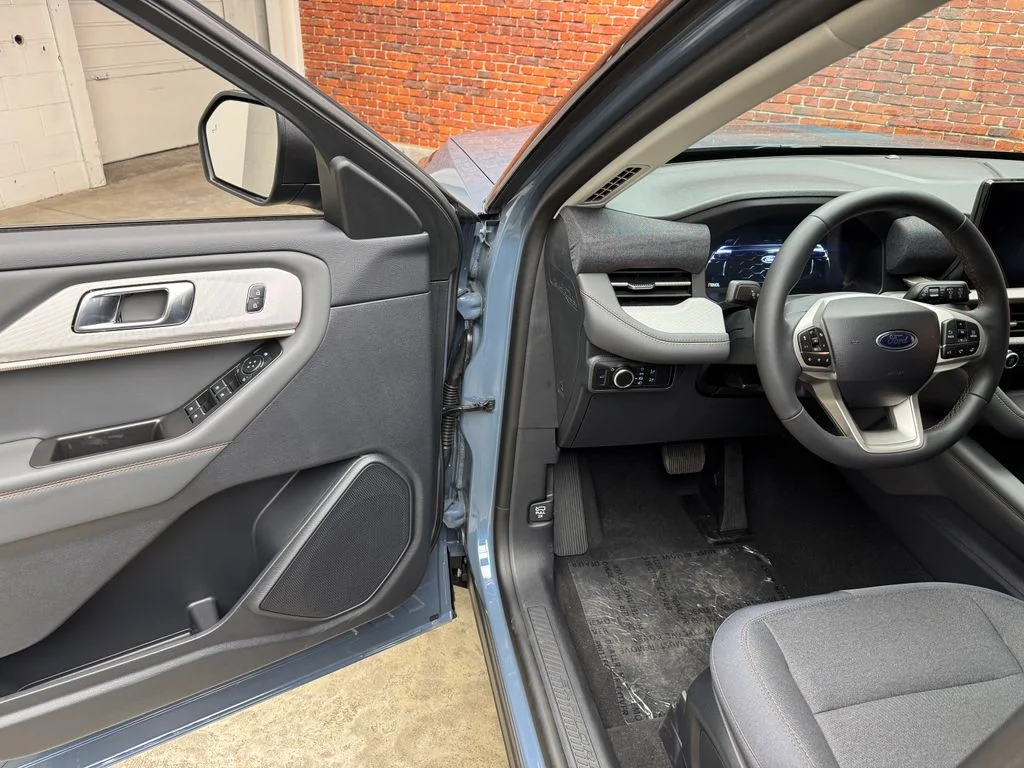 New 2026 Vapor Blue Metallic Ford Active image 9