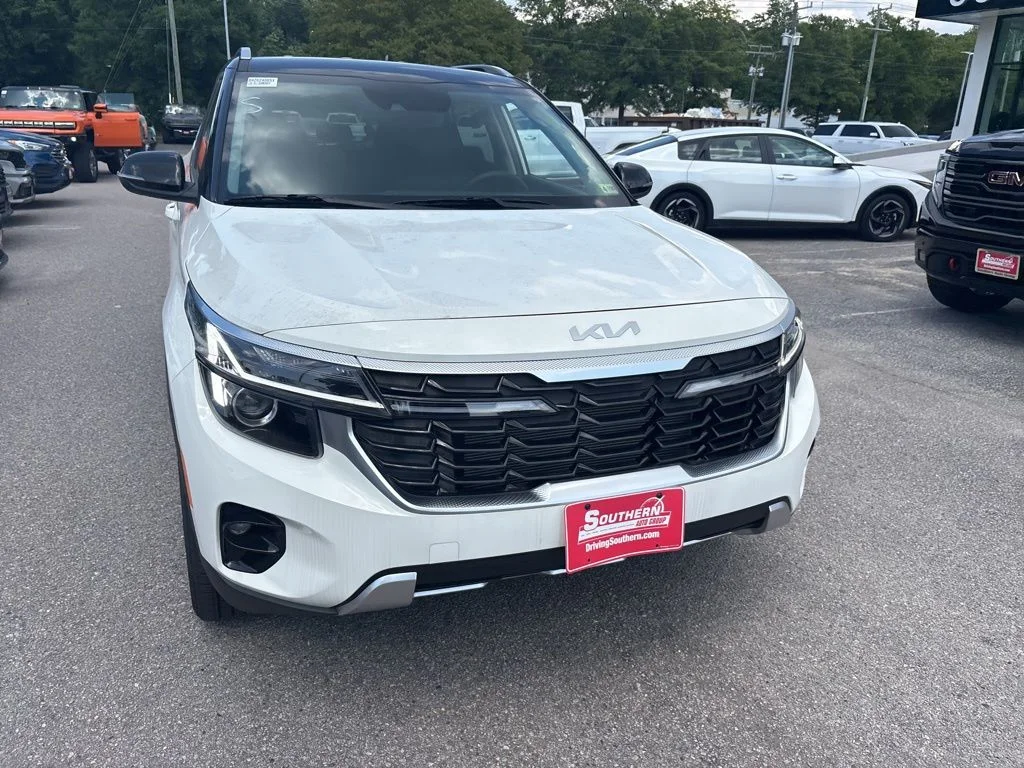Used 2024 White Kia SX image 8