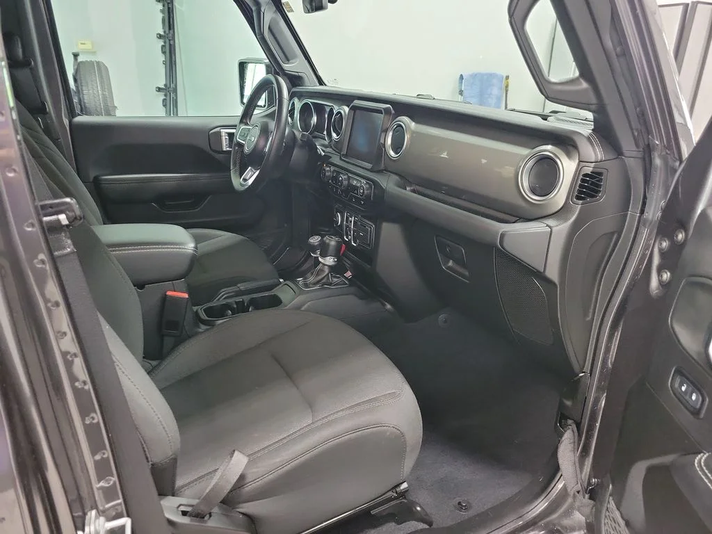 Certified Used 2022 Gray Jeep Unlimited Sahara image 17