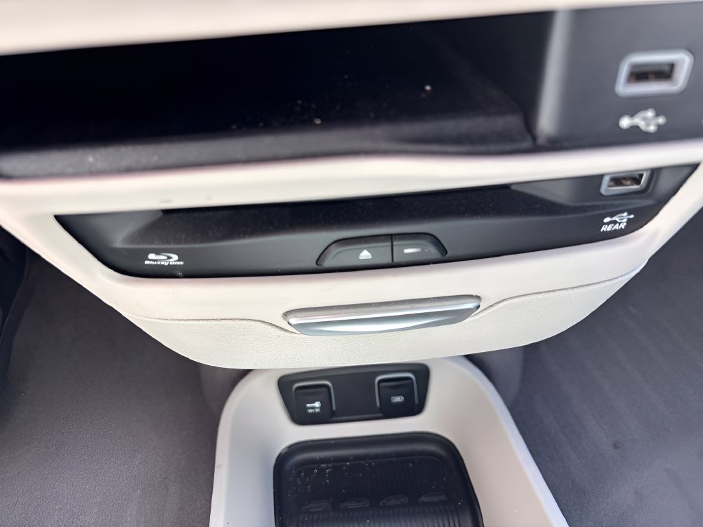 Used 2020 White Chrysler Touring L Plus image 35