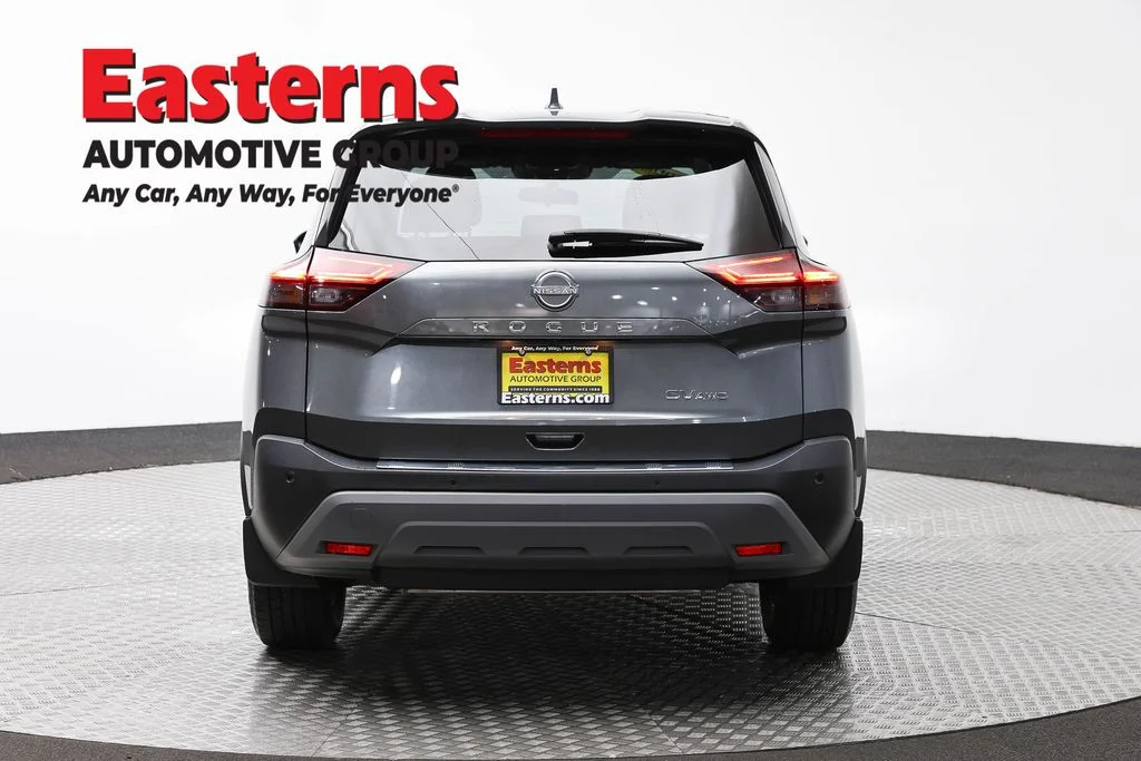 Used 2023 Gray Nissan SV image 6