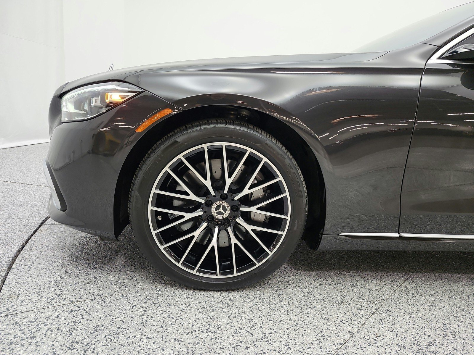 Certified Used 2023 Graphite Grey Mercedes-Benz S 500 4MATIC® Sedan image 22