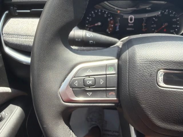 Used 2024 Blue Jeep Latitude image 34