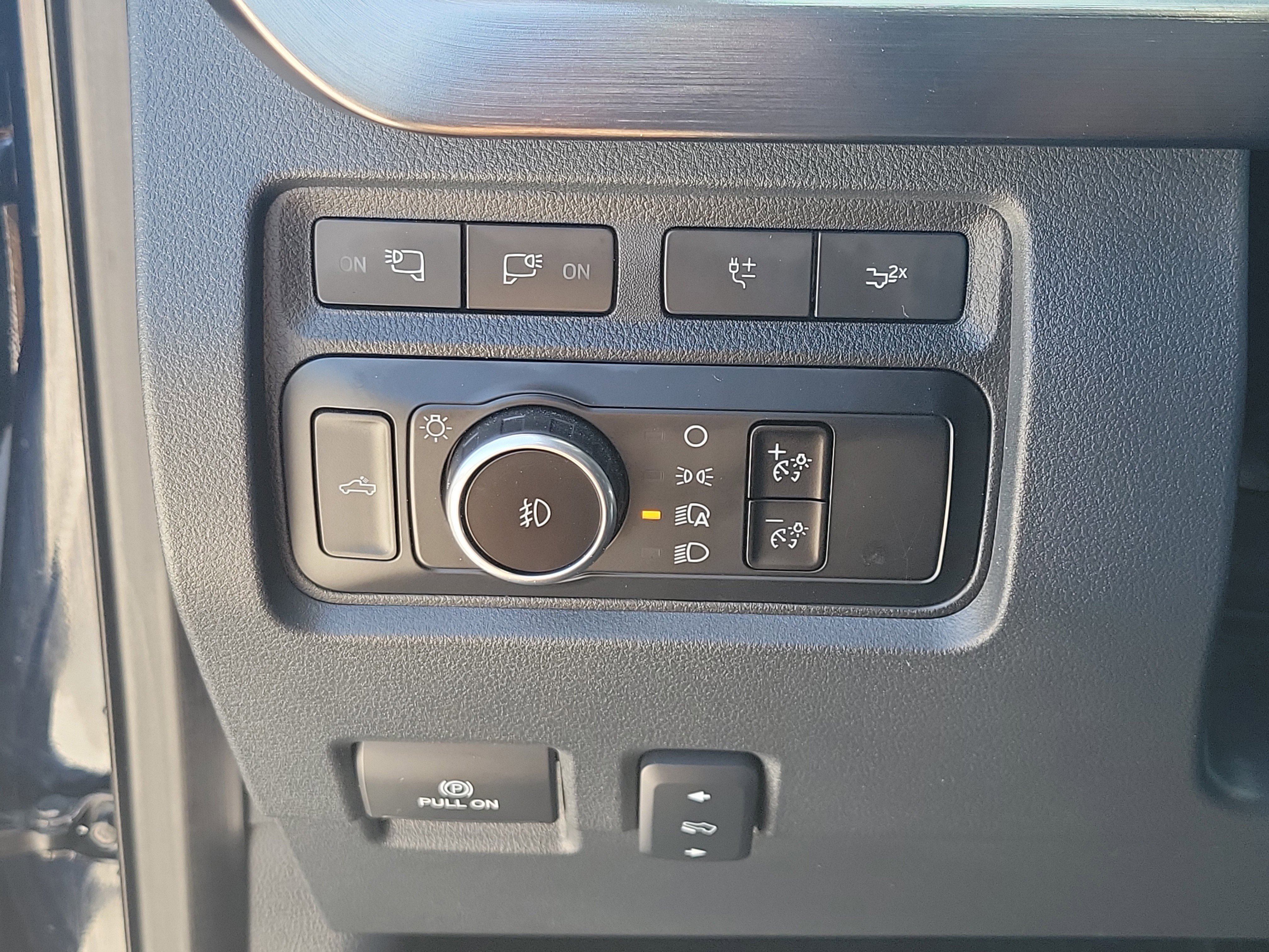 Used 2023 Blue Metallic Ford LARIAT image 26