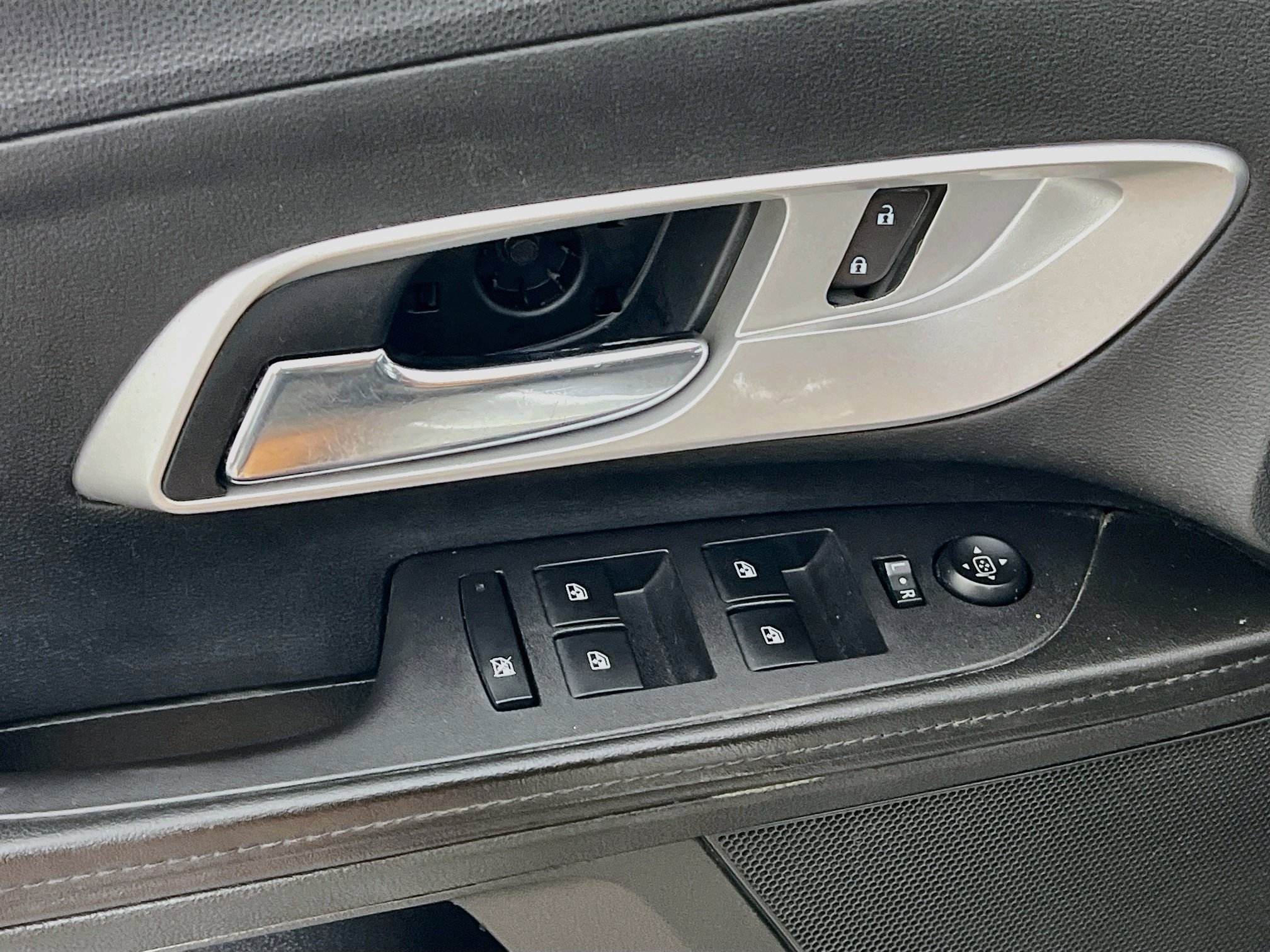 2016 Chevrolet Equinox LS - Photo 9