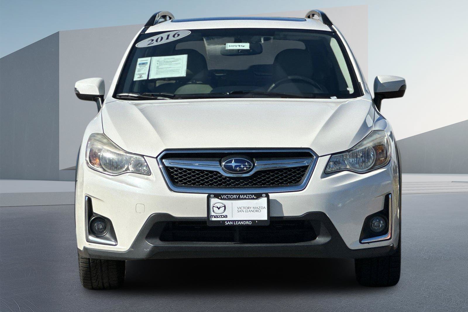 Used 2016 White Subaru 2.0i Limited image 9