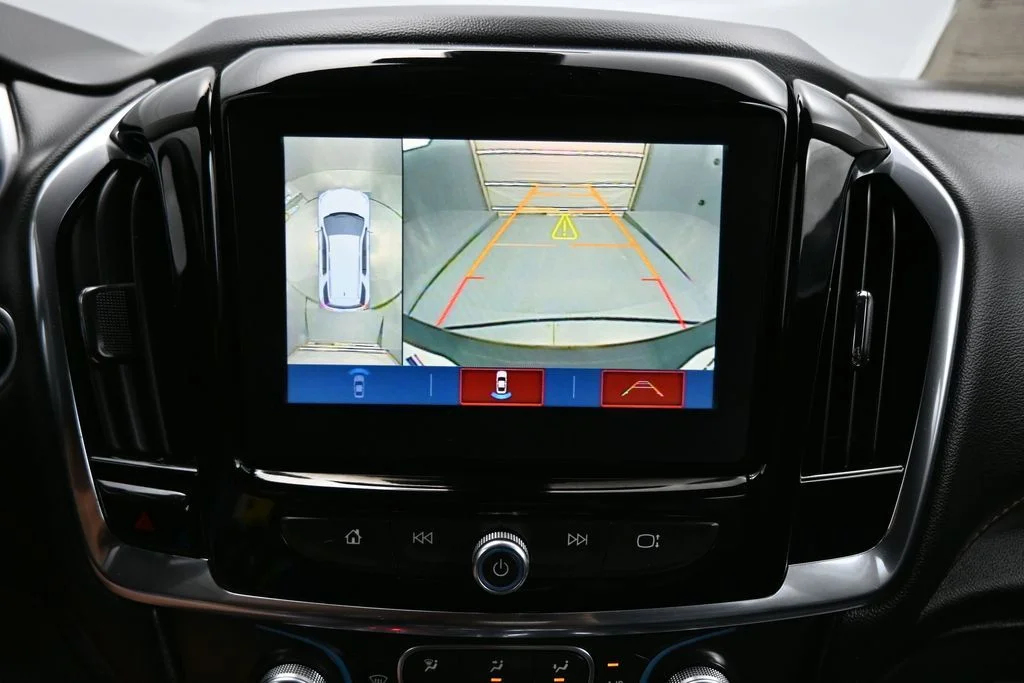 Used 2019 Gray Chevrolet RS image 23