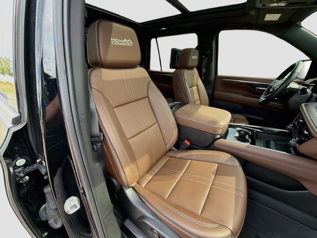 Used 2025 Black Chevrolet High Country image 33