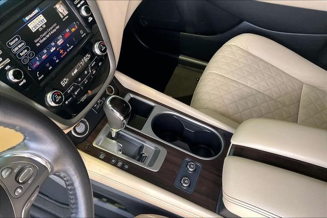 Used 2024 White Nissan Platinum image 13