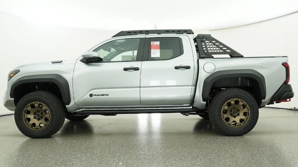 New 2026 Celestial Silver Metallic Toyota Trailhunter image 4